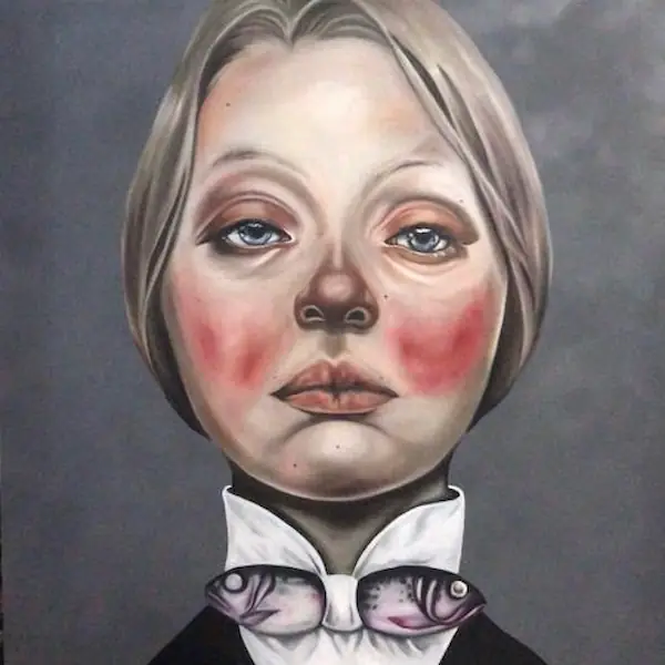 آثار سفارشی زیب هوم - زن با پاپیون ماهی